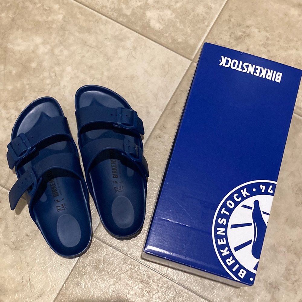 Brand new Birkenstock Arizona EVA Sandals. Navy size 37 US ladies 6. Never worn.